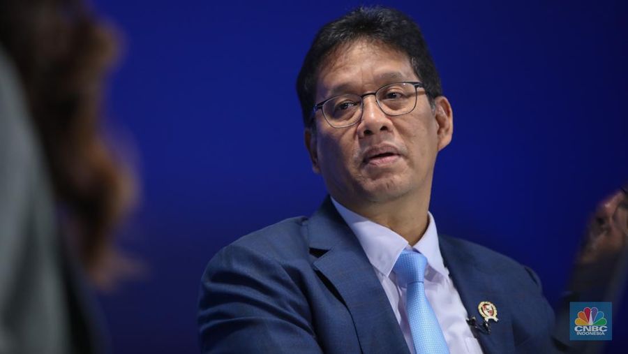 Menteri Keuangan Republik Indonesia, Purbaya Yudhi Sadewa menyampaikan pemaparan dalam program Squawk Box CNBC Indonesia di Jakarta, Jumat (10/10/2025). (CNBC Indonesia/Faisal Rahman)