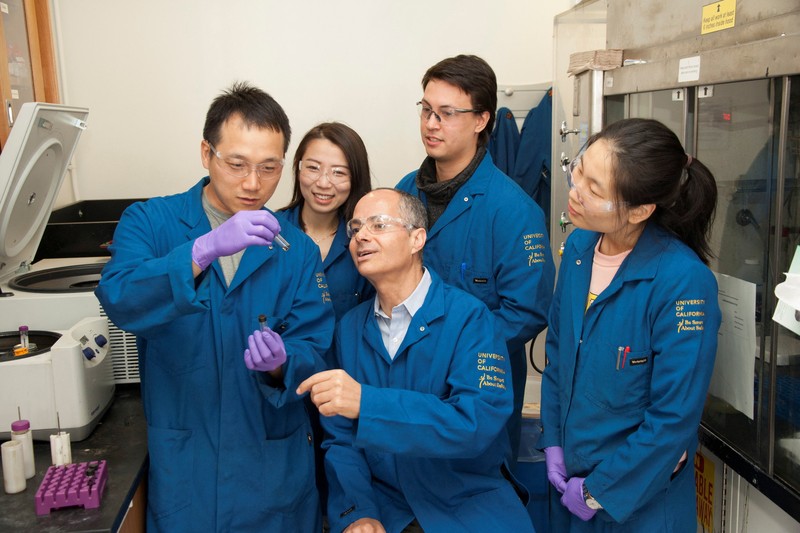 UC Berkeley chemistry professor Omar Yaghi poses in his lab at the University of California, Berkeley in Berkeley, California, U.S., in an undated photograph. Yaghi won the 2025 Nobel Prize in Chemistry, alongside Richard Robson of the University of Melbourne and Susumu Kitagawa of Kyoto University, on October 8, 2025. Brittany Hosea-Small/UC Berkeley/Handout via REUTERS.   NO RESALES. NO ARCHIVES. THIS IMAGE HAS BEEN SUPPLIED BY A THIRD PARTY