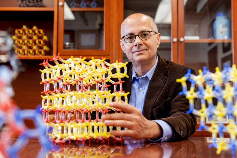 NOBEL-PRIZE/CHEMISTRY UC Berkeley chemistry professor Omar Yaghi poses in his lab at the University of California, Berkeley in Berkeley, California, U.S., in an undated photograph. Yaghi won the 2025 Nobel Prize in Chemistry, alongside Richard Robson of the University of Melbourne and Susumu Kitagawa of Kyoto University, on October 8, 2025. Brittany Hosea-Small/UC Berkeley/Handout via REUTERS. NO RESALES. NO ARCHIVES. THIS IMAGE HAS BEEN SUPPLIED BY A THIRD PARTY