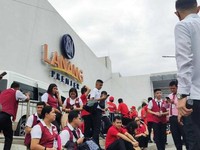 Gempa Besar M 7,4 Buat Warga Panik, Digendong hingga Sesak Nafas