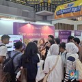 Pontang-panting Cari Kerja Layak, Tebar CV di Job Fair-Nihil Panggilan