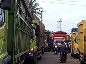 Jalan Khusus Belum Siap Dinilai Pemicu Kemacetan Truk Batu Bara di Jambi