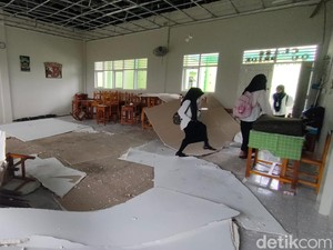Video: Plafon Kelas MAN 1 Polman Ambruk Karena Angin, 1 Siswi Tertimpa