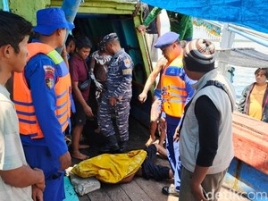 Empat Hari Terombang-ambing, Awak Kapal Meledak Dievakuasi ke Banyuwangi