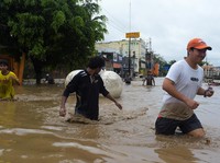 Puluhan Orang Tewas Seketika Dihantam Banjir-Longsor di Meksiko