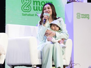 Komitmen Aaliyah Massaid Beri ASI Untuk Kebaikan Anak