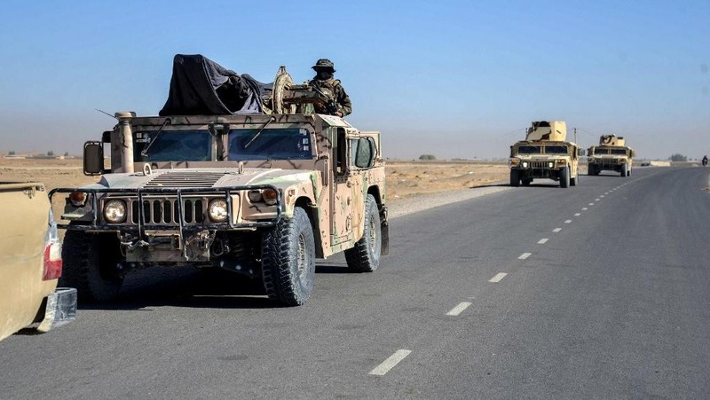 Pasukan Taliban Afghanistan melancarkan serangan bersenjata terhadap tentara Pakistan di sepanjang perbatasan bersama mereka. (Sanaullah SEIAM/AFP)