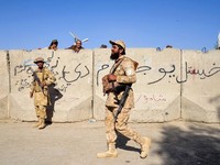 Pasukan Taliban Afghanistan melancarkan serangan bersenjata terhadap tentara Pakistan di sepanjang perbatasan bersama mereka. (Sanaullah SEIAM/AFP)