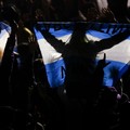 Presiden Argentina Javier Milei mencuri perhatian dunia setelah menggelar konser rock spektakuler dalam rangka peluncuran bukunya yang berjudul The Construction of the Miracle, Senin (6/10/2025). (REUTERS/Agustin Marcarian)