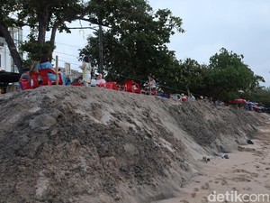 Video Upaya Pemerintah Selamatkan Pantai Kuta dari  Abrasi