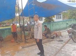 Aiptu Syamsul Hadirkan Air Bersih untuk Warga Muna, Rela Kredit Ratusan Juta