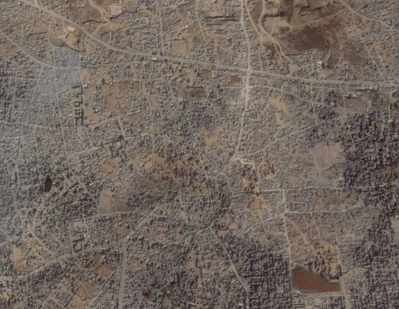 Dua tahun setelah konflik antara Israel dan Hamas pecah pada 7 Oktober 2023, citra satelit mengungkap kehancuran ekstensif di Jalur Gaza, Senin (13/10/2025). Dua tahun setelah konflik antara Israel dan Hamas pecah pada 7 Oktober 2023, citra satelit mengungkap kehancuran ekstensif di Jalur Gaza, Senin (13/10/2025). (via REUTERS/PLANET LABS PBC)
