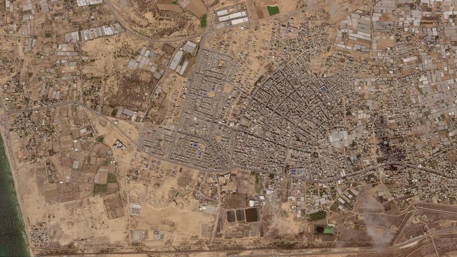 Dua tahun setelah konflik antara Israel dan Hamas pecah pada 7 Oktober 2023, citra satelit mengungkap kehancuran ekstensif di Jalur Gaza, Senin (13/10/2025). Dua tahun setelah konflik antara Israel dan Hamas pecah pada 7 Oktober 2023, citra satelit mengungkap kehancuran ekstensif di Jalur Gaza, Senin (13/10/2025). (via REUTERS/PLANET LABS PBC)