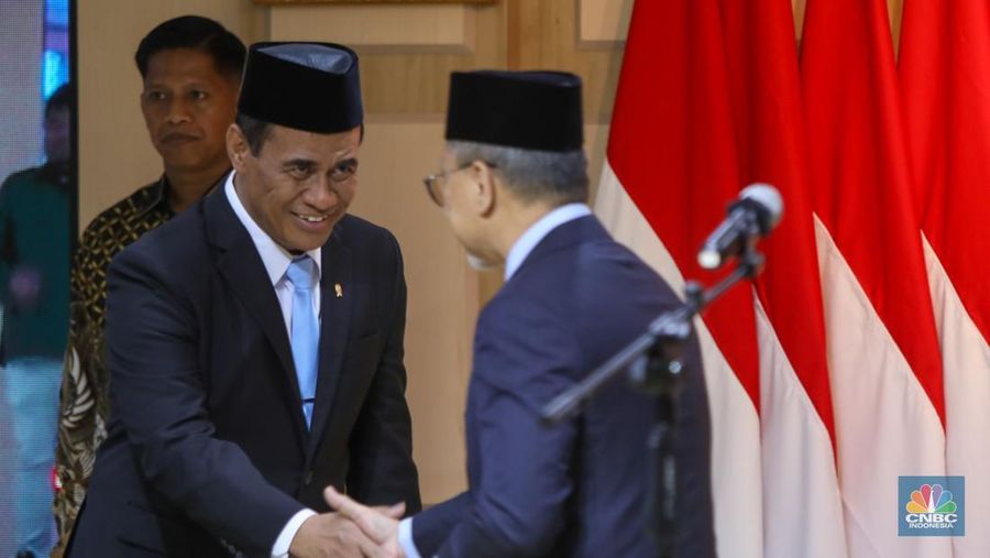 Kepala Bapanas Andi Amran Sulaiman saat acara serah terima jabatan (sertijab) di Kantor Bapanas, Jakarta, Senin (13/10/2025). (CNBC Indonesia/Faisal Rahman)
