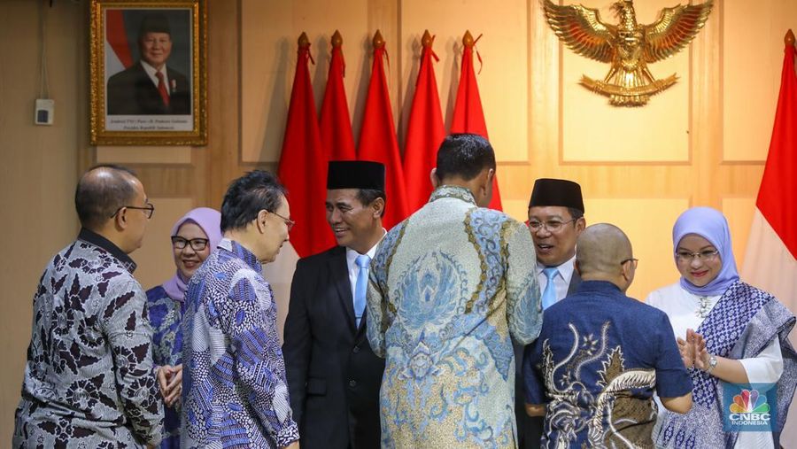 Kepala Bapanas Andi Amran Sulaiman saat acara serah terima jabatan (sertijab) di Kantor Bapanas, Jakarta, Senin (13/10/2025). (CNBC Indonesia/Faisal Rahman)
