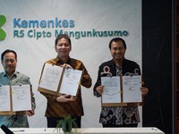 Kimia Farma & RSCM Perluas Layanan Terapi Stem Cell ke Daerah