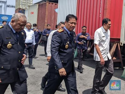 Purbaya Tiba-tiba Sidak Pelabuhan Tanjung Priok, Cek Jalur Hijau Impor