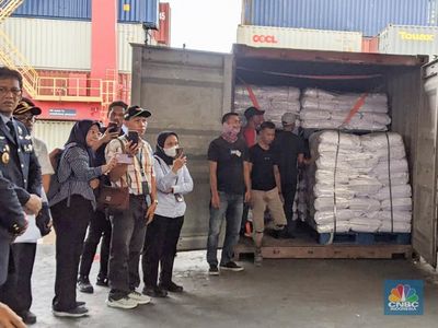 Pengusaha Tekstil Teriak-Lapor Purbaya, Impor Ilegal Rugikan RI Rp54 T
