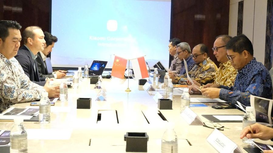 Menteri Perindustrian RI Agus Gumiwang Kartasasmita beserta Delegasi Indonesia melakukan pertemuan bilateral dengan jajaran Direksi Xiaomi Communications Co., Ltd. di Shanghai, Tiongkok, Jumat (10/10). (Dok. Kemenperin)