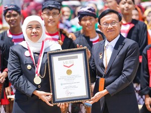 Upacara Peringatan HUT Ke-80, Pemprov Jatim Sukses Pecahkan 2 Rekor MURI