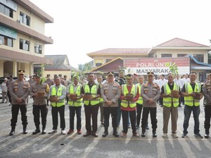 Polres Pekanbaru Beri Award Bhabin-Satkamling Garda Terdepan Penjaga Keamanan