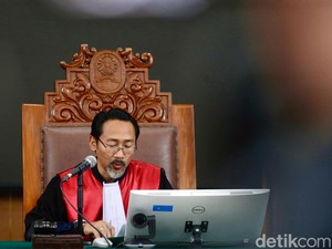 Alasan Hakim Tolak Praperadilan Nadiem Makarim