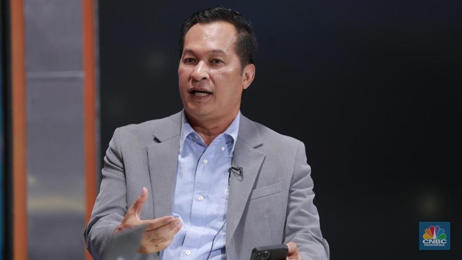 CEO Kredione, Kuseryansyah menyampaikan paparan dalam Road to CNBC Indonesia Awards 2025 di Jakarta, Selasa (14/10/2025). (CNBC Indonesia/Muhammad Sabki)