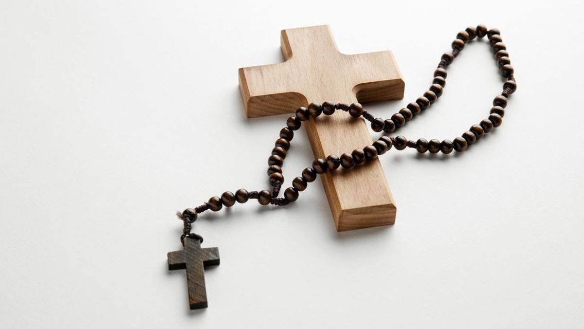 Susunan Doa Rosario Rabu 1 September 2026, Menyusuri Peristiwa Mulia
