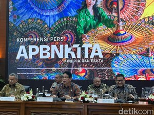 Purbaya-Wamenkeu cs Kompak Pakai Batik Umumkan Kinerja APBN