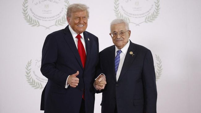 Momen Trump Temui Netanyahu dan Mahmoud Abbas, Full Senyum