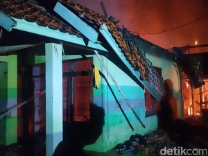 Rumah 2 ODGJ Hangus Terbakar di Majalengka