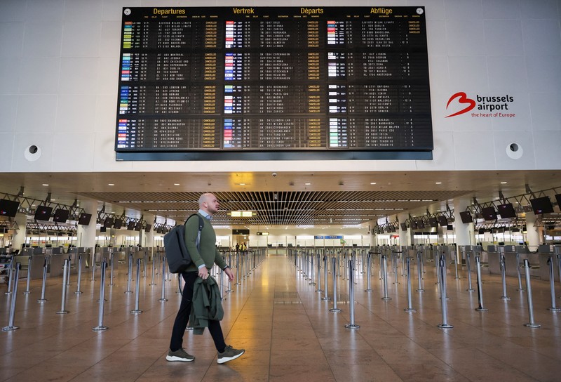 Suasana saat pembatalan penerbangan, selama aksi mogok nasional menentang rencana reformasi pemerintah, di Bandara Brussels di Zaventem, dekat Brussels, Belgia, Selasa (14/10/2025). (REUTERS/Omar Havana) Suasana saat pembatalan penerbangan, selama aksi mogok nasional menentang rencana reformasi pemerintah, di Bandara Brussels di Zaventem, dekat Brussels, Belgia, Selasa (14/10/2025). (REUTERS/Omar Havana)