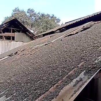 Gunung Lewotobi Meletus Lagi-Muntahkan Abu & Batu, Warga Dievakuasi