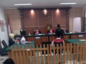 2 Terdakwa Perusakan Pos Lalin di Serang Dituntut 5 dan 10 Bulan Bui