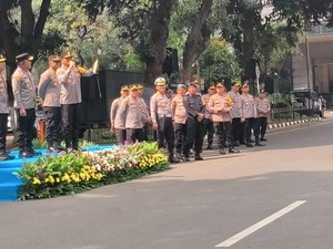 Kapolda Metro Serahkan Mobil Pamapta, Ajak Polres-Polsek Jaga Rasa Aman Warga