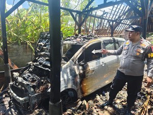 Gara-gara Dupa, Mobil dan Garasi Warga di Kerambitan Tabanan Ludes Terbakar