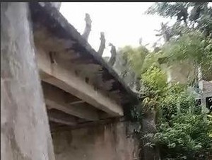 Jembatan Penghubung Kecamatan di Enrekang Retak Parah, Warga Khawatir Ambruk