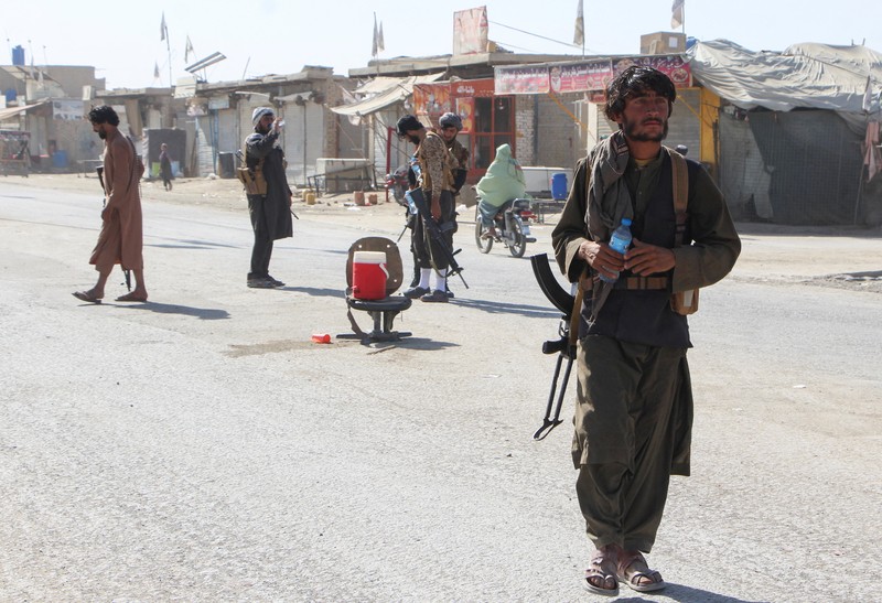 Konflik di perbatasan Afghanistan dan Pakistan kembali memanas, puluhan orang di kedua pihak tewas. Konflik di perbatasan Afghanistan dan Pakistan kembali memanas, puluhan orang di kedua pihak tewas. (REUTERS/Stringer)