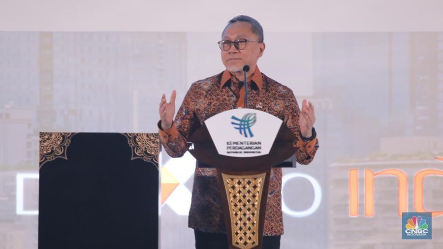 Menko Pangan, Zulkifli Hasan menyampaikan sambutan saat Opening Ceremony Trade Expo Indonesia (TEI) 2025 di ICE BSD, Kabupaten Tangerang, Banten, Rabu (15/10/2025). (CNBC Indonesia/Faisal Rahman)