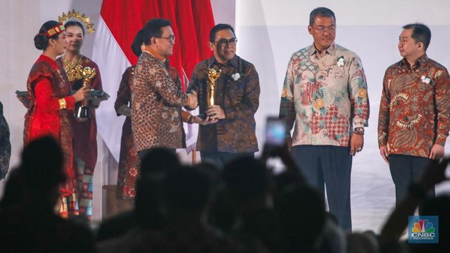 Perkuat Perdagangan, Mendag Beri Penghargaan Primaniyarta dan Primaduta