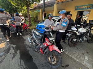 Cegah Pelanggaran, Si Propam Polres Pasuruan Cek Disiplin Personel
