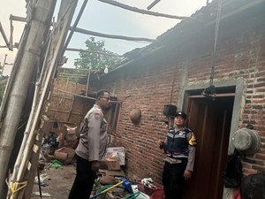 Puting Beliung Sapu 31 Rumah di Tambahagung Pati
