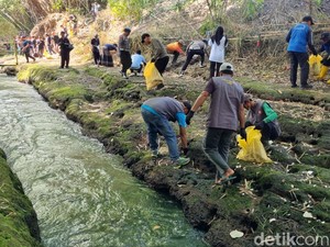 Bupati Bantul Tuding Sleman-Kota Jogja soal Sampah di Sungai Code