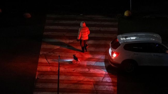 Potret Kyiv Gelap Gulita, Serangan Rusia Picu Malapetaka Listrik