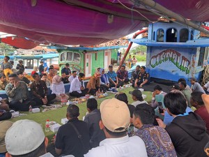 Curhat ke Andra Soni, Nelayan Keluhkan Kapalnya Kerap Tertabrak Tongkang