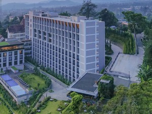 Turis Arab, Cara Hotel Bintang Lima Ini Bertahan