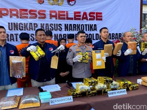 17,5 Kg Sabu Bintang Lima dalam Bungkus Teh Disita Polda Jabar