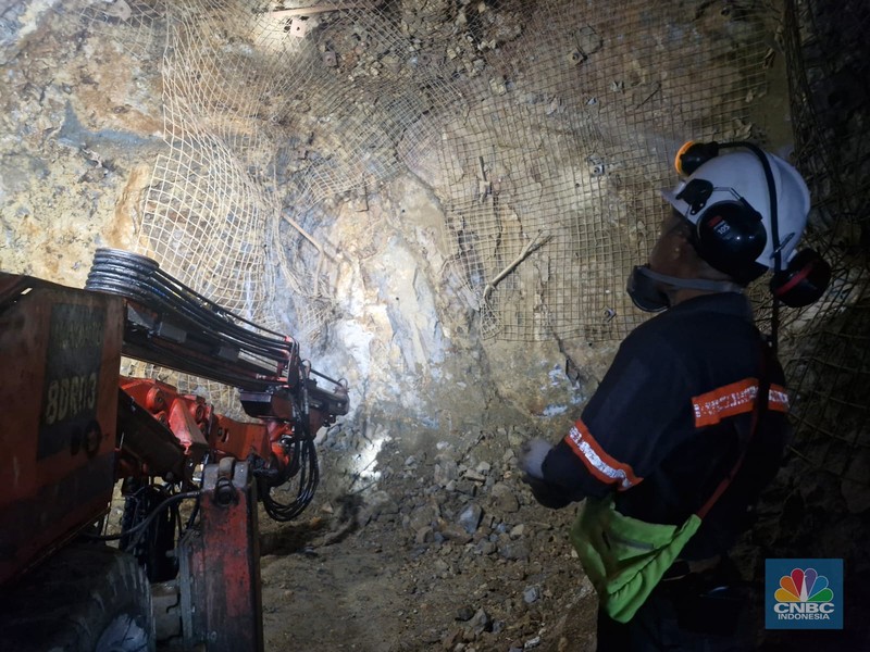 Tambang bawah tanah Pongkor, Bogor, Jawa Barat yang dikelola oleh PT Antam Tbk (ANTM) dengan produksi utama emas dan perak, Kamis (16/10/2025). Tambang bawah tanah Pongkor, Bogor, Jawa Barat yang dikelola oleh PT Antam Tbk (ANTM) dengan produksi utama emas dan perak, Kamis (16/10/2025). (CNBC Indonesia/Verda Nano Setiawan)