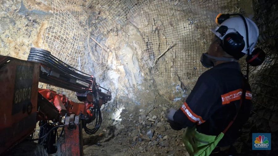 Tambang bawah tanah Pongkor, Bogor, Jawa Barat yang dikelola oleh PT Antam Tbk (ANTM) dengan produksi utama emas dan perak, Kamis (16/10/2025). (CNBC Indonesia/Verda Nano Setiawan)