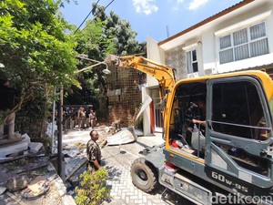 Akhir Arogansi Ari Penutup Jalan Perumahan di Semarang